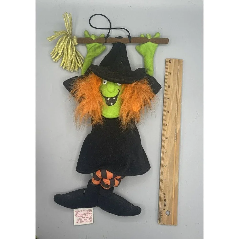 Vintage Hanging Halloween Witch Musical Plush Dakin 1991 Lullaby Pull Legs Child